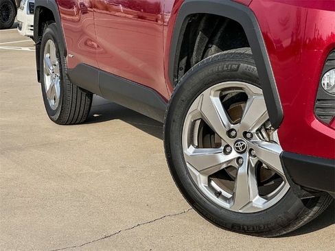 Used 2021 Toyota RAV4 Limited image 2