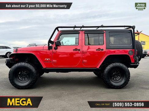 Used 2016 Jeep Wrangler Unlimited Sahara w/ Connectivity Group AWD/4WD image 7
