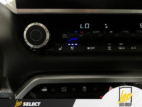 Used 2025 Toyota Tundra Platinum AWD/4WD image 15