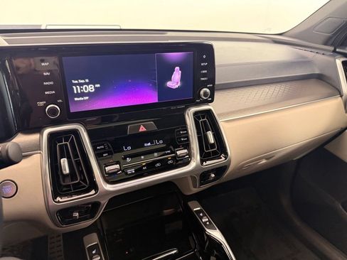 Used 2023 Kia Sorento SX Prestige w/ Panoramic Sunroof Package AWD/4WD image 39