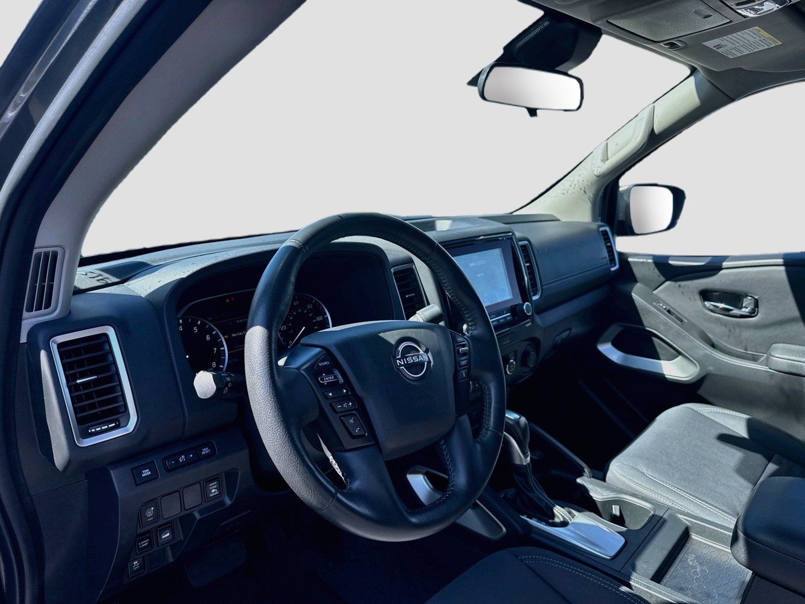 Used 2022 Nissan Frontier SV AWD/4WD image 9