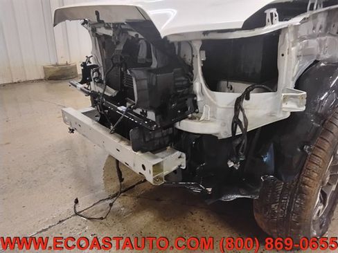 Used 2017 Toyota Tacoma TRD Off-Road image 18