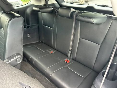 Used 2024 Toyota Highlander XLE AWD/4WD image 17