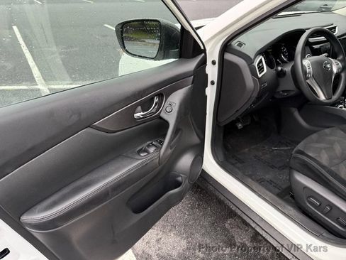 Used 2016 Nissan Rogue SV AWD/4WD image 11