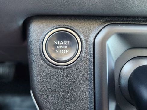 Used 2024 Land Rover Defender 110 SE AWD/4WD image 31