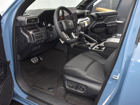 Used 2025 Toyota 4Runner TRD Sport Premium AWD/4WD image 12