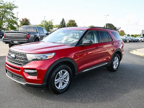 Certified 2023 Ford Explorer XLT w/ Equipment Group 202A image 9
