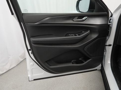 New 2026 Jeep Grand Cherokee Laredo image 27