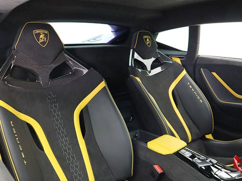 Used 2024 Lamborghini Huracan Tecnica RWD image 32
