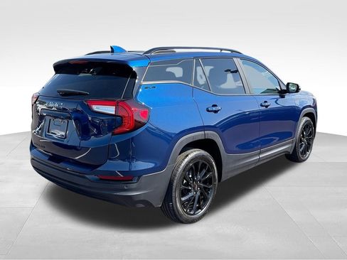 Used 2023 GMC Terrain SLE w/ Driver Convenience Package FWD image 10