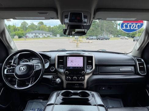Used 2022 RAM 1500 Laramie AWD/4WD image 4