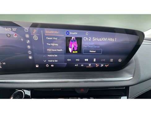 Used 2025 Buick Envision Preferred image 18