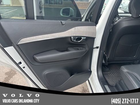 Certified 2025 Volvo XC90 B6 Ultra w/ Lounge Package image 21