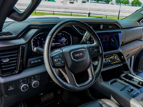 Used 2024 GMC Sierra 2500 AT4 w/ AT4 Premium Plus Package image 17