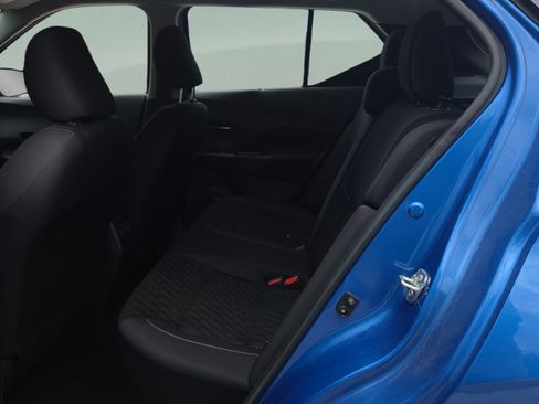 Used 2022 Nissan Kicks SV FWD image 11