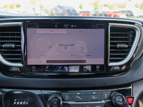 Used 2025 Chrysler Pacifica Select FWD image 27