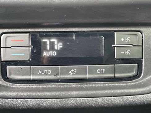 Certified 2025 Volkswagen Atlas SE w/ Panoramic Sunroof Package image 14