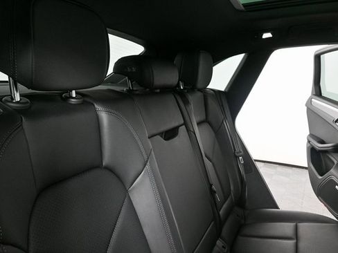 Used 2025 Porsche Macan image 23