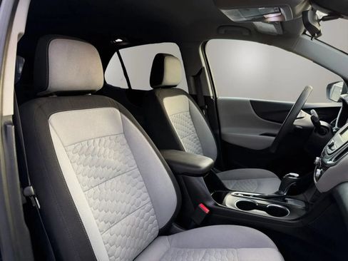 Used 2018 Chevrolet Equinox LS FWD image 15