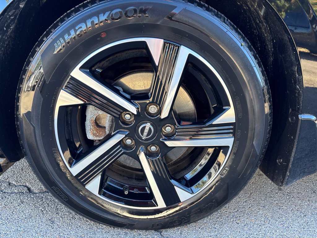 Certified 2024 Nissan Sentra SV FWD image 19