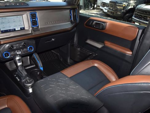 Used 2022 Ford Bronco Outer Banks AWD/4WD image 17