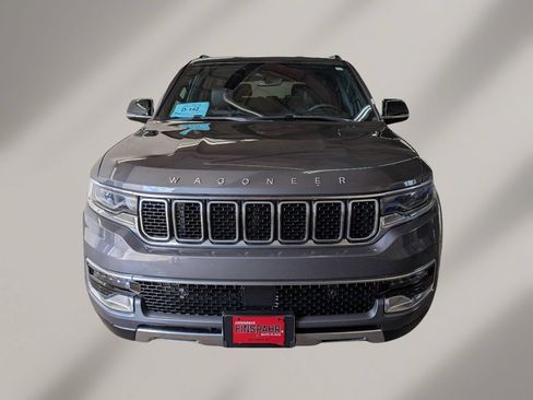 Used 2023 Jeep Wagoneer Series III w/ Preferred Equipment Group AWD/4WD image 2