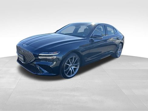Used 2023 Genesis G70 2.0T image 3