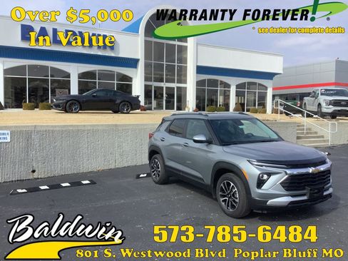 Used 2025 Chevrolet TrailBlazer LT image 1