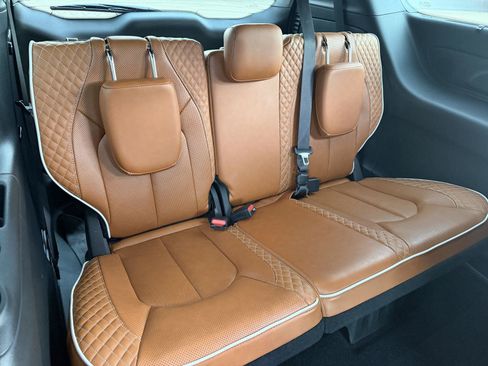 Used 2024 Chrysler Pacifica Pinnacle AWD/4WD image 20