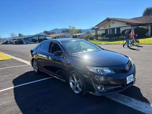 Used 2012 Toyota Camry SE image 5