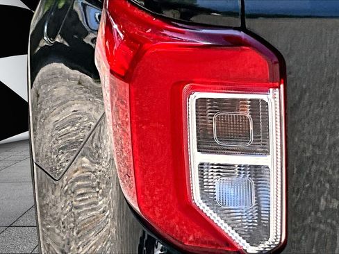 Certified 2022 Ford Explorer Limited w/ Equipment Group 301A AWD/4WD image 30