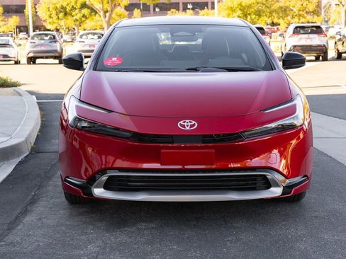 New 2026 Toyota Prius Plug-In Hybrid FWD image 2