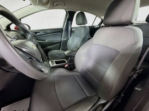Used 2017 Chevrolet Cruze LS image 21