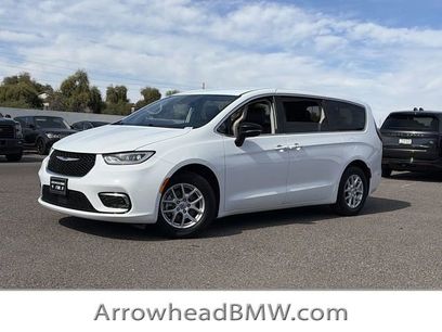 Used 2024 Chrysler Pacifica Touring-L