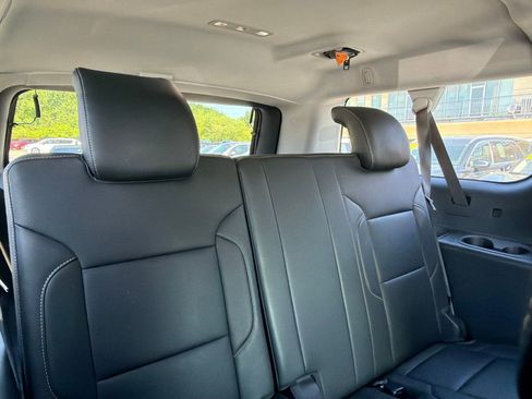 Used 2017 Chevrolet Suburban Premier AWD/4WD image 14