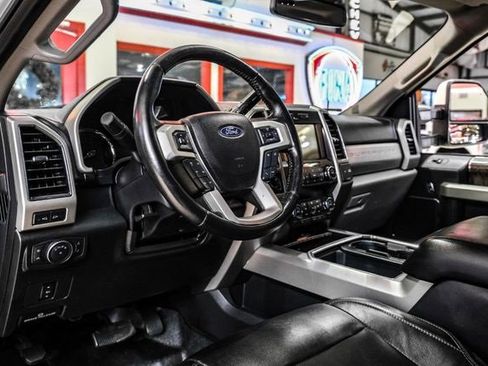 Used 2019 Ford F250 Lariat w/ Lariat Value Package image 5