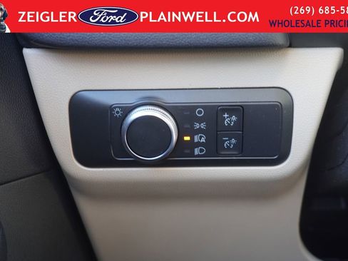 Used 2022 Ford Escape SE image 27