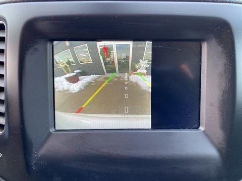 Certified 2019 Jeep Compass Latitude w/ Cold Weather Group image 23