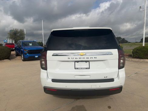 Used 2023 Chevrolet Suburban LT RWD image 14