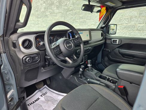 Used 2024 Jeep Wrangler Unlimited Sport AWD/4WD image 13