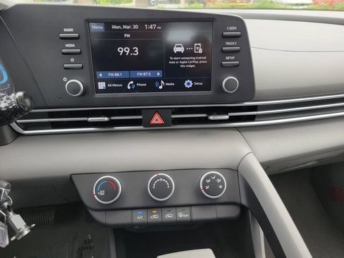 Used 2026 Hyundai Elantra SE FWD image 13