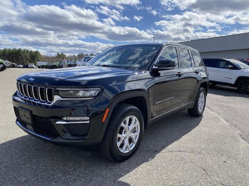 Certified 2023 Jeep Grand Cherokee Limited AWD/4WD image 9