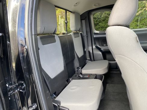 Used 2021 Toyota Tacoma SR w/ SR Convenience Package image 34