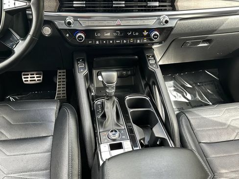 Certified 2022 Kia Telluride SX w/ SX Prestige Package AWD/4WD image 15