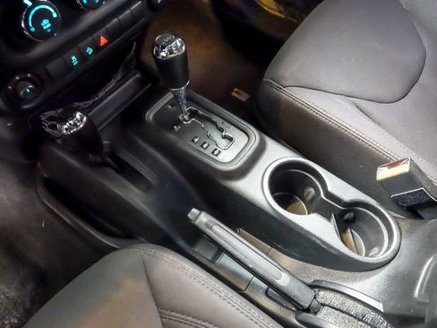 Used 2013 Jeep Wrangler Sport image 15