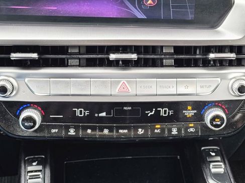 Used 2025 Kia Telluride S image 24