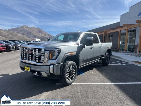 Used 2025 GMC Sierra 2500 Denali image 3