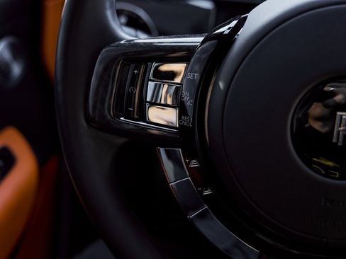 Used 2022 Rolls-Royce Cullinan Black Badge w/ Dark Exterior Package image 54