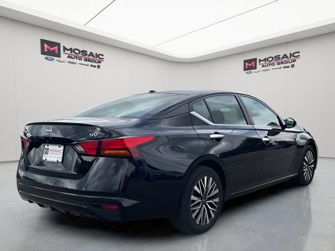 Used 2023 Nissan Altima 2.5 SV image 5
