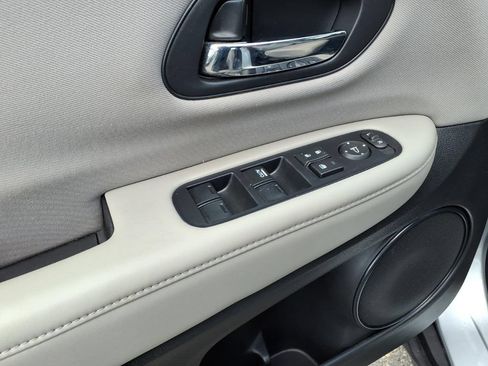 Certified 2017 Honda HR-V LX image 17